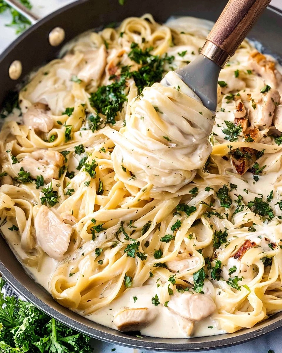 Creamy Chicken Alfredo | 30-Minute Restaurant-Style Pasta Dinner