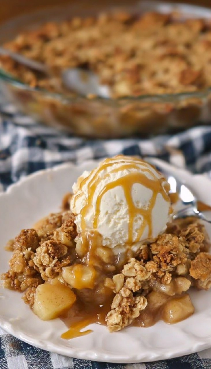 Caramel Apple Crisp with Crunchy Oat Topping 100 Caramel Apple Crisp with Crunchy Oat Topping